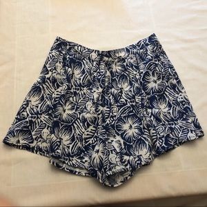 Floral pattern size M Hollister shorts